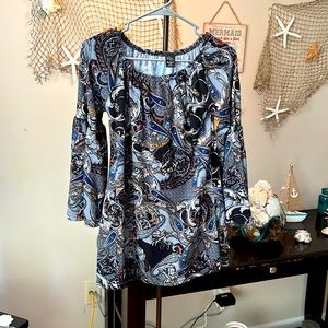 S-M Multi Color 3/4 sleeve shirt